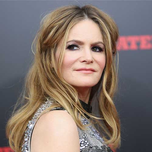 Jennifer Jason Leigh